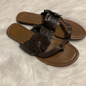 Madeline Stuart‎ brown thong sandals women’s size 6.5 flowers gold bead summer